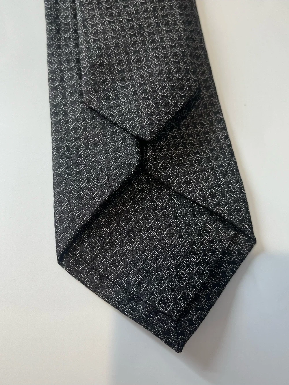 JOHN VARVATOS Silk Tie Formal Neck Tie ITALY Gray Geometric